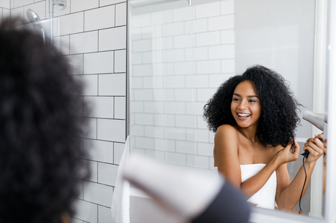 Curly-Girl-Methode für definierte Locken